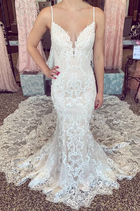 Seasonal Clearance Luxurious Lace Beading Chapel Train Champagne Wedding Dress Spaghetti Straps