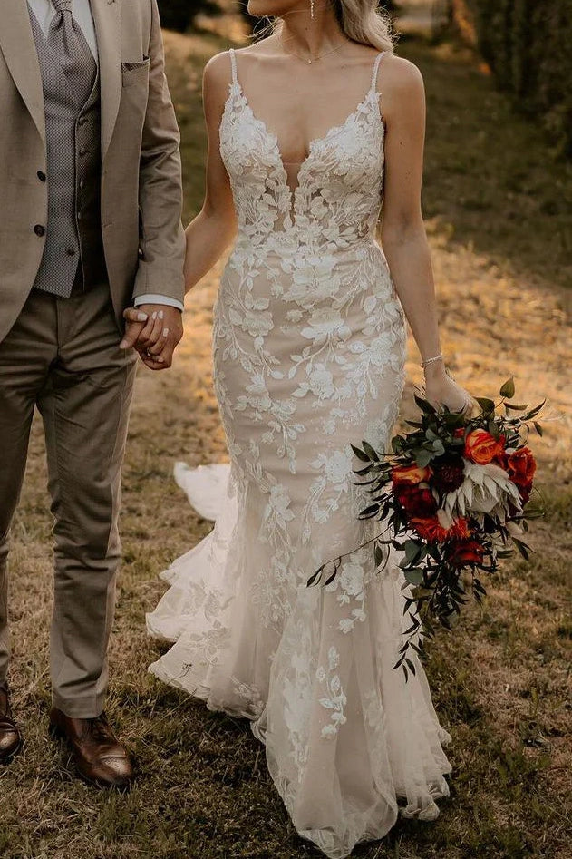 Clearance Items pleated maxi dressSexy Mermaid Lace V-Neck Spaghetti Straps Long Wedding Dress