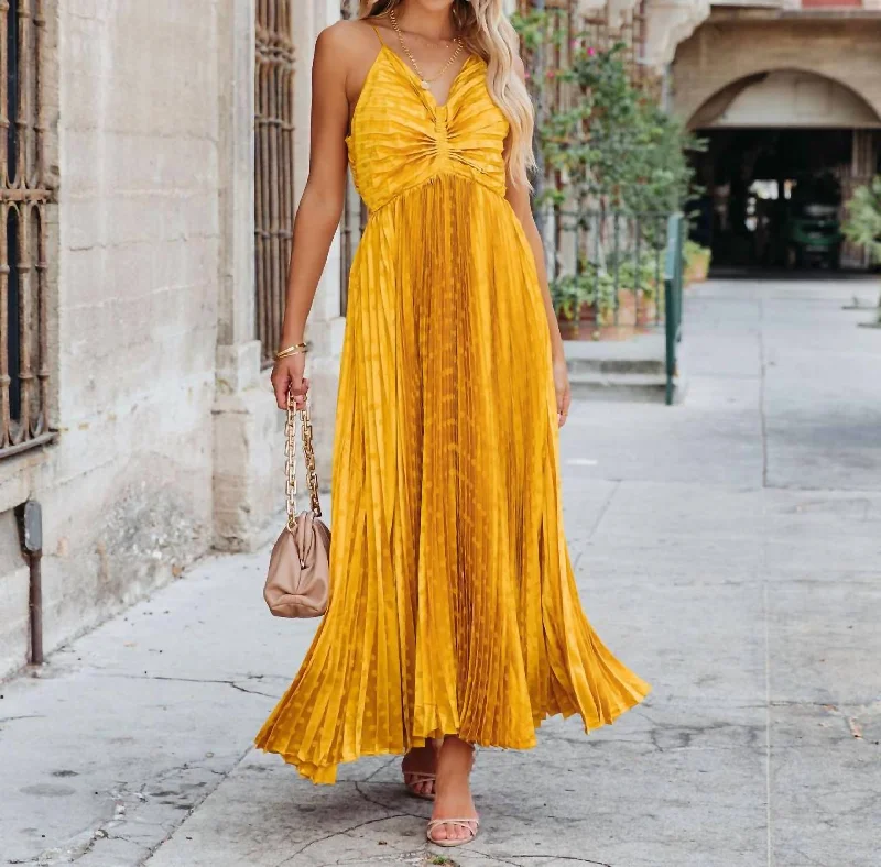 Discount Days vintage dressMarilynn Pleated Dress in Yellow