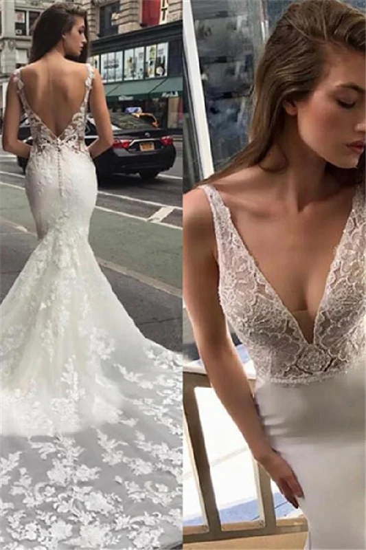 Seasonal Clearance Glamorous Spaghetti Deep V Neck Mermaid Sleeveless Bridal GownNew Arrival Backless Wedding Dress with Lace Appliques