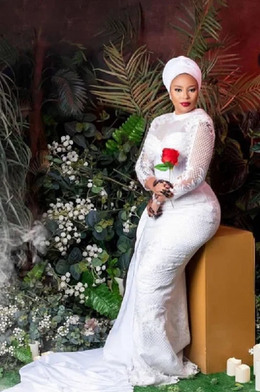 Buy More, Save More Long Sleeves White Lace Tulle Wedding Gown