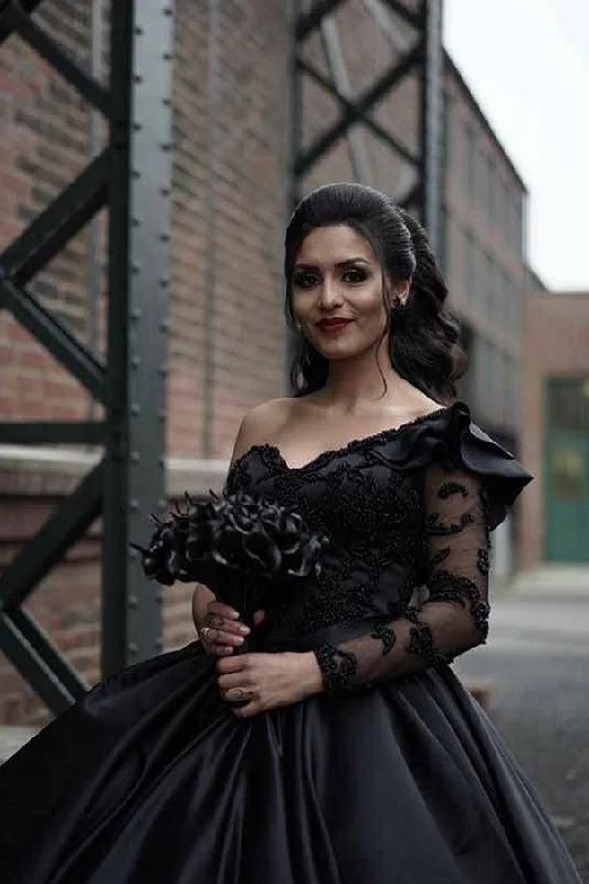 Price Reduction Black V neck Long Sleevess Ball gown Wedding Dress