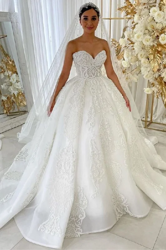 Weekend Special Sweetheart Princess A line Bridal Gowns Garden Lace Appliques Dress for Bride