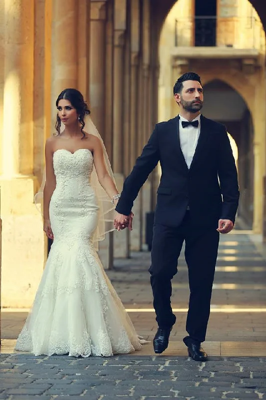 Bargain Prices Sweetheart White Lace Modern Mermaid Bridal Gown Latest Sweep Train Lace Up Plus Size Wedding Dresses