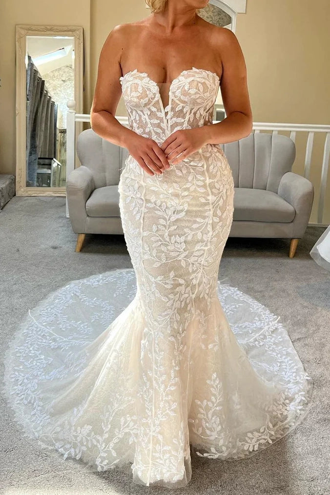 Blowout Sale elegant shift dressSweetheart Strapless Lace Appliques With Train Wedding Dress Blowout Sale elegant shift dressSweetheart Strapless Lace Appliques With Train Wedding Dress