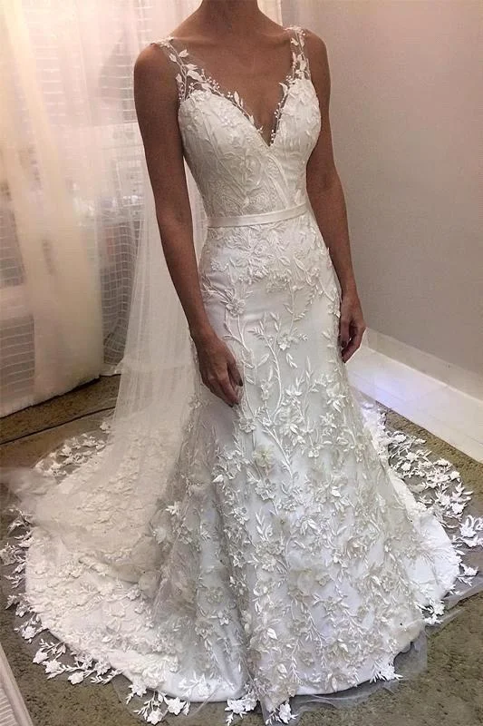 Epic Deals V neck sleevless Mermaid White Wedding Dress with Court Train